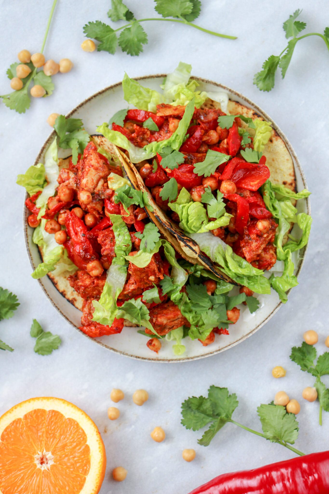 WRAPS MET VEGA KIP EN KIKKERERTWEN IN TOMATENSAUS Vega Makkelijk