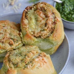 Makkelijke vegetarische hapjes snelle pestobroodjes maken