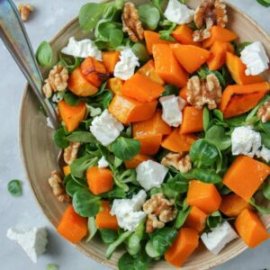 Pompoen salade met feta en walnoten