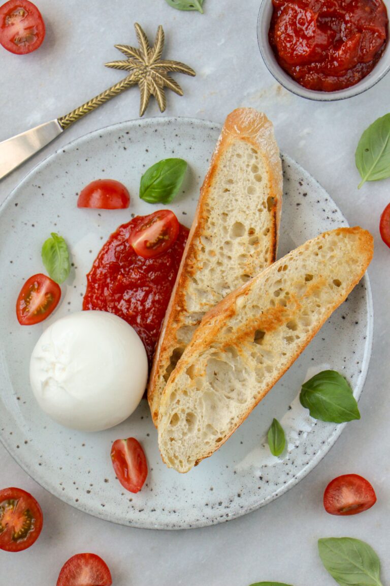 Burrata met tomatenjam en crostini