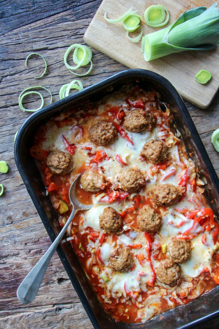 Pastaschotel met Orzo prei en vega balletjes