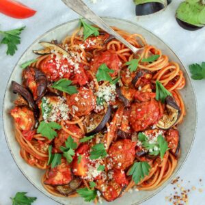 Vegetarische spaghetti bolognese met aubergine