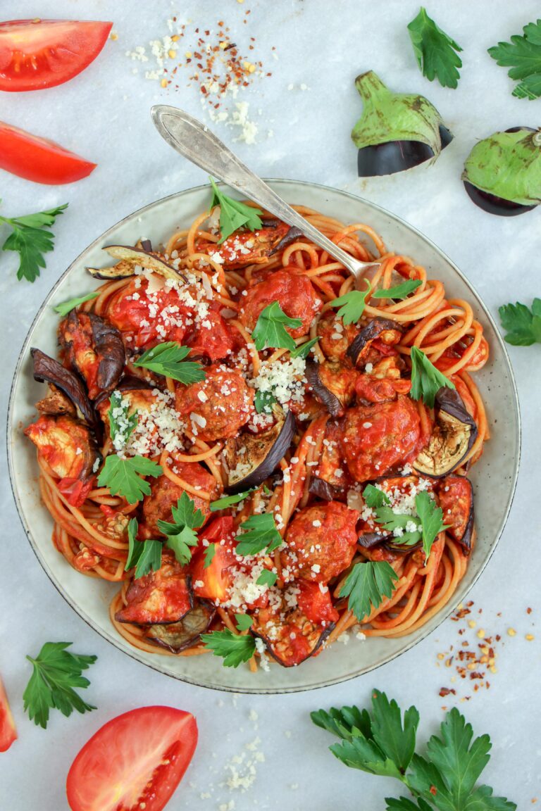 Vegetarische spaghetti bolognese met aubergine