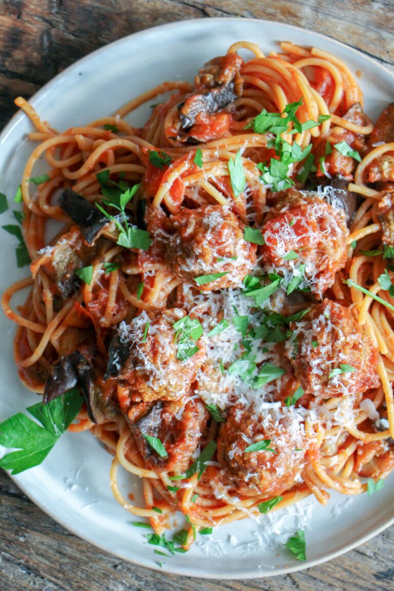 Vegetarische spaghetti bolognese met aubergine
