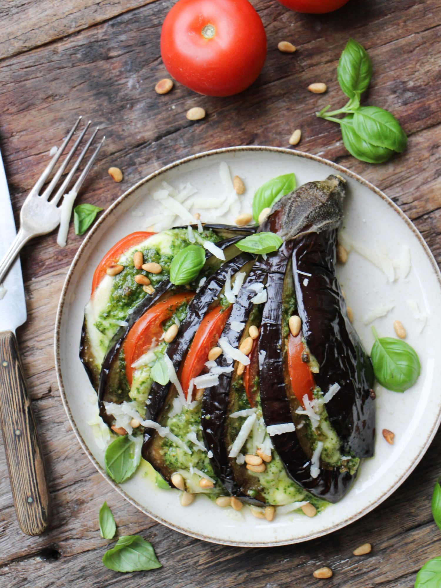 Aubergine caprese