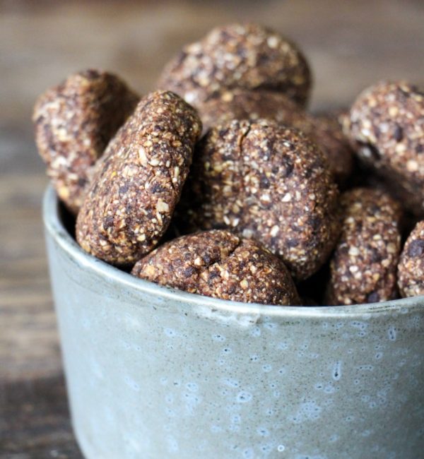 Chocolade boekweit balletjes van dadel