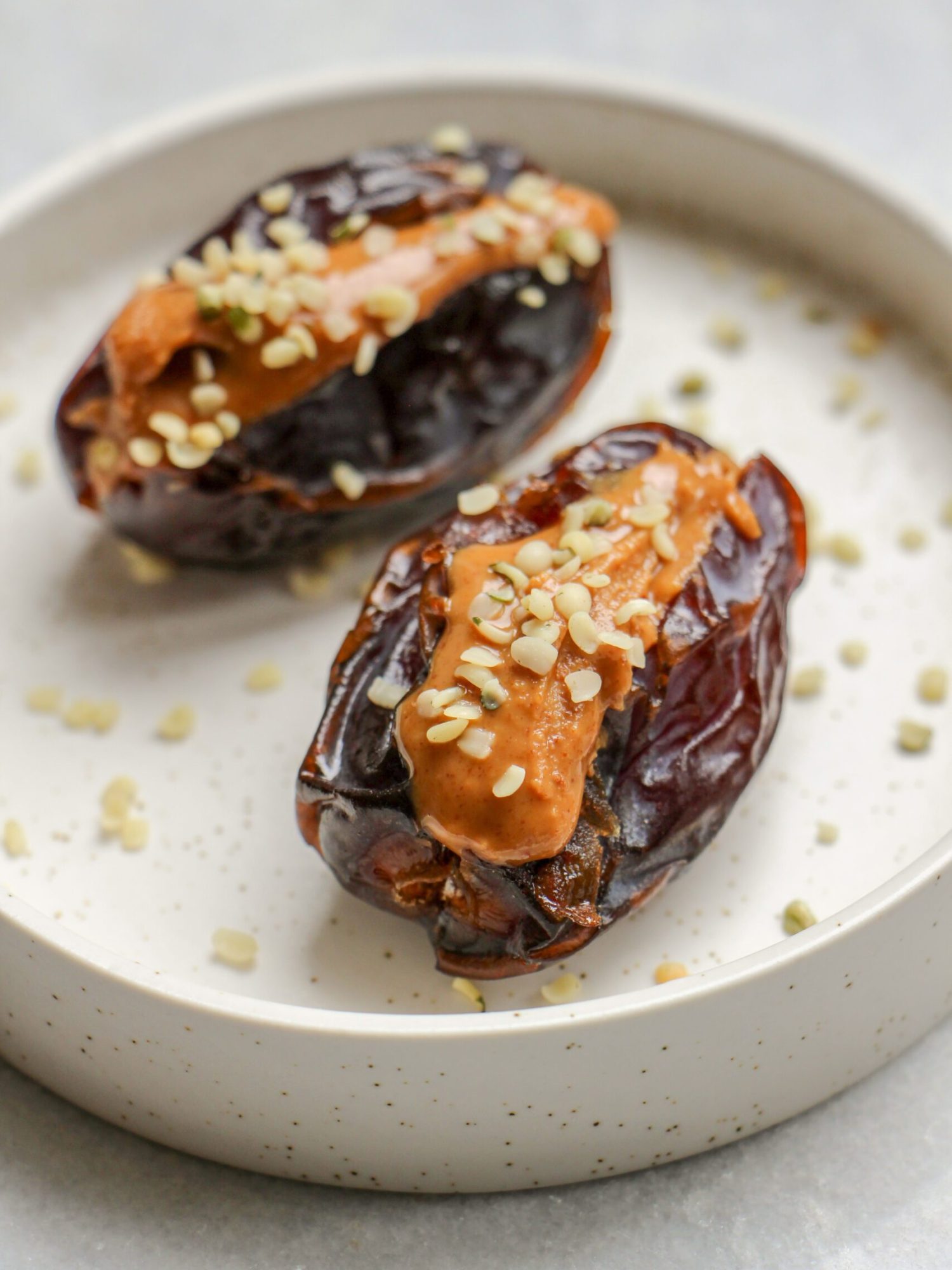 Dadels gevuld met 100% pindakaas
