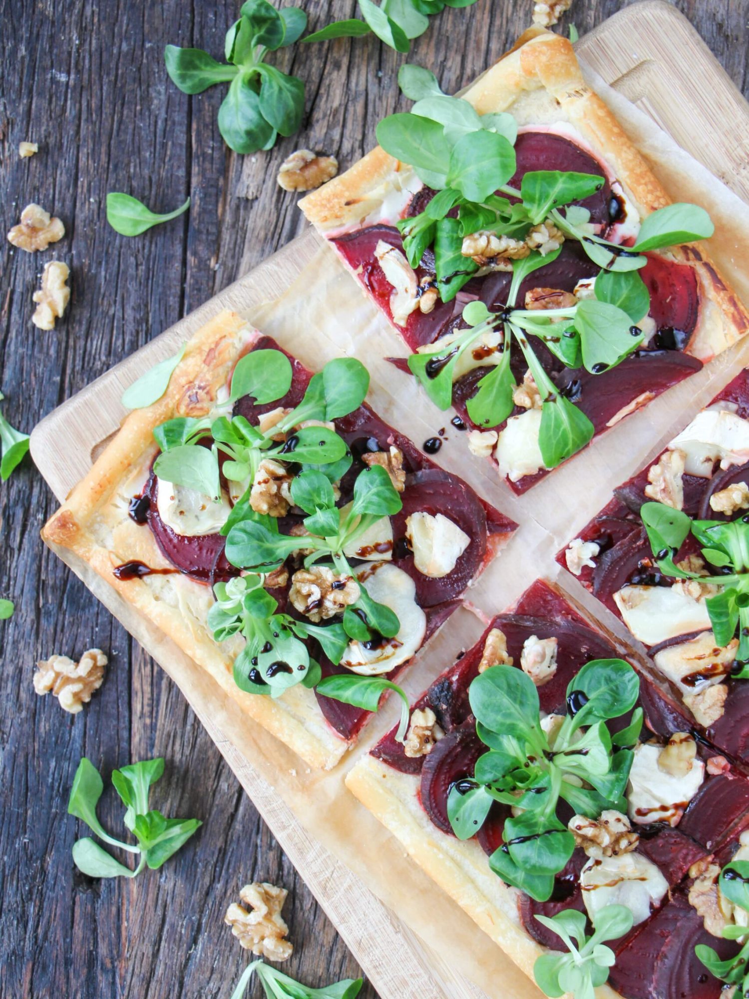 Makkelijke vegetarische recepten avondeten Flammkuche met rode biet ricotta geitenkaas en walnoten