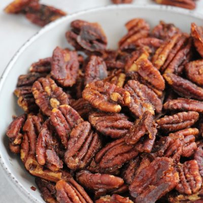 Gekarameliseerde pecannoten maken