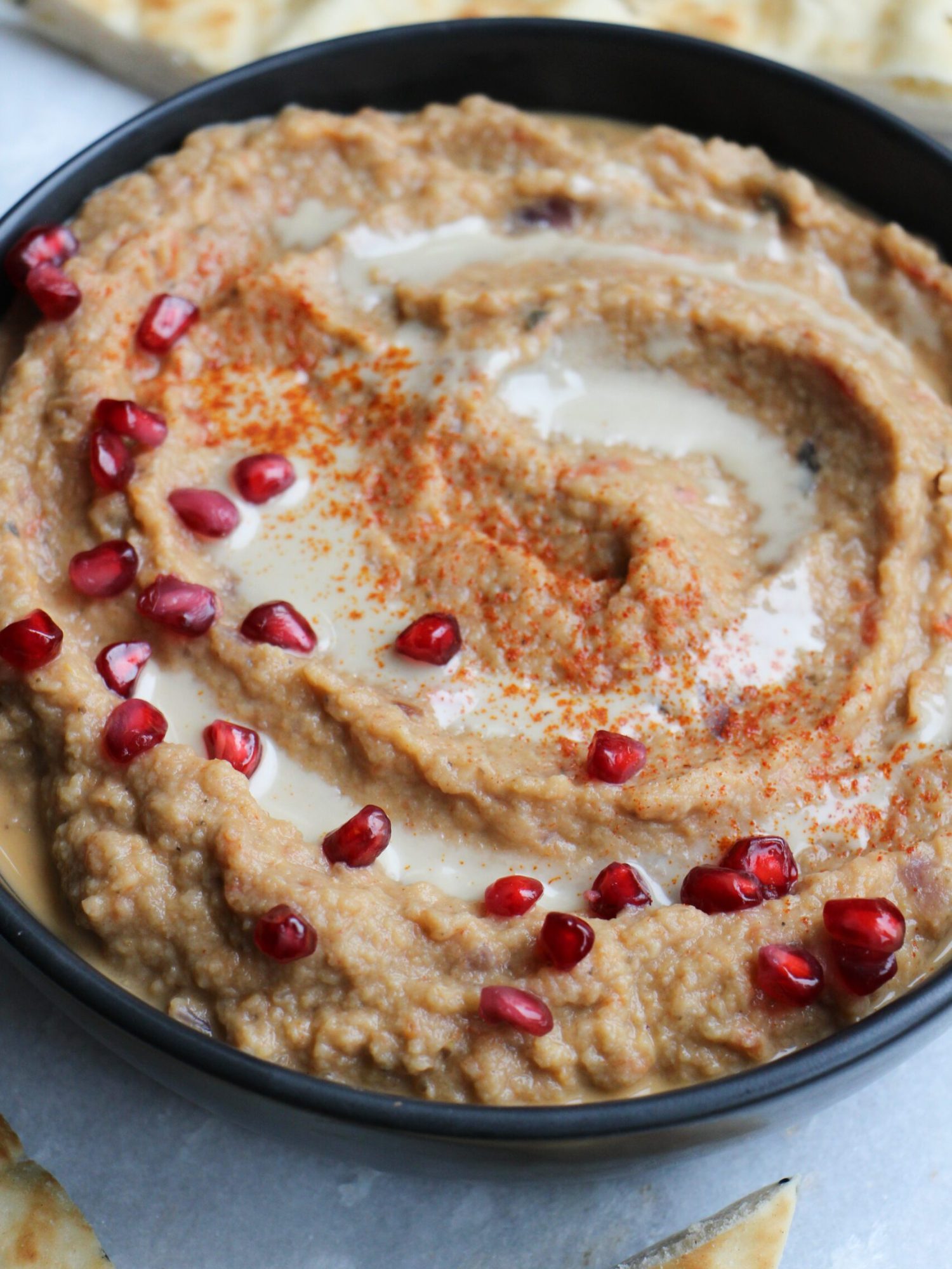 Geroosterde aubergine tomaten dip