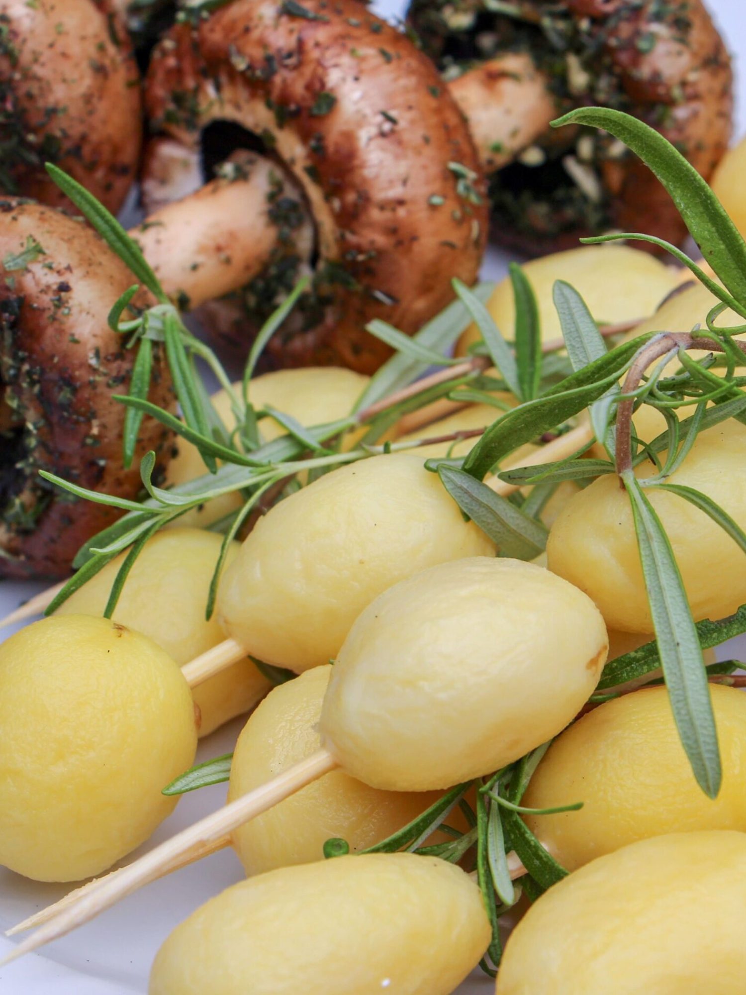 Makkelijke vegetarische bbq recepten Aardappel spiesjes