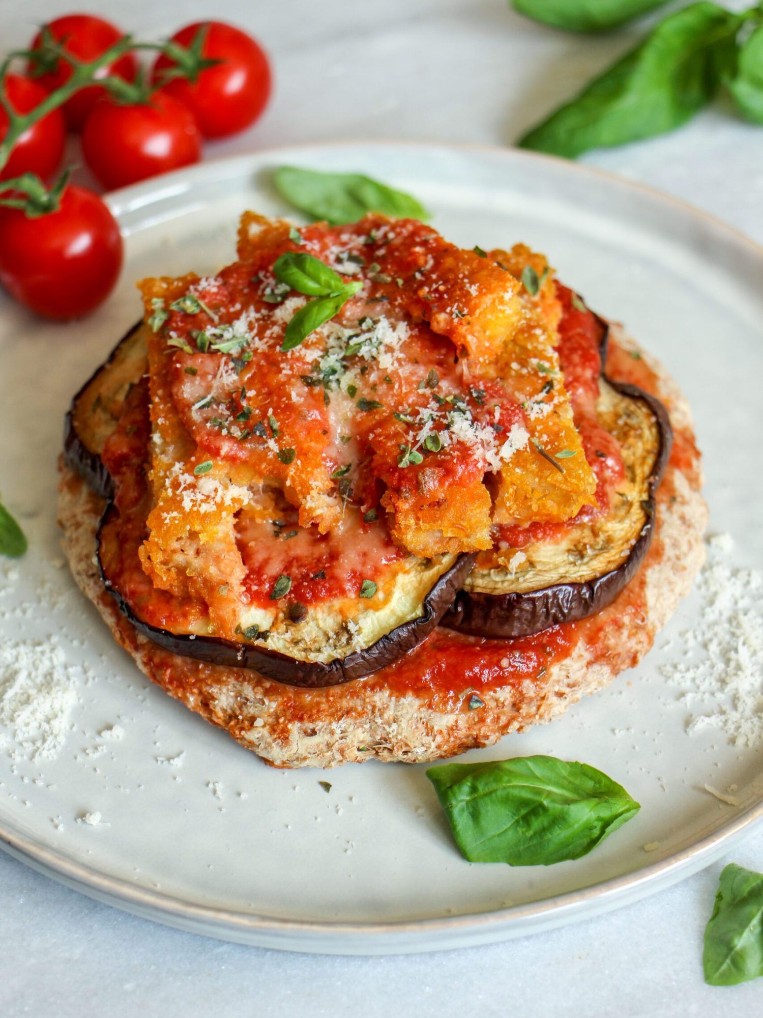 Makkelijke vegetarische recepten avondeten Kip vega Parmesan op een pita