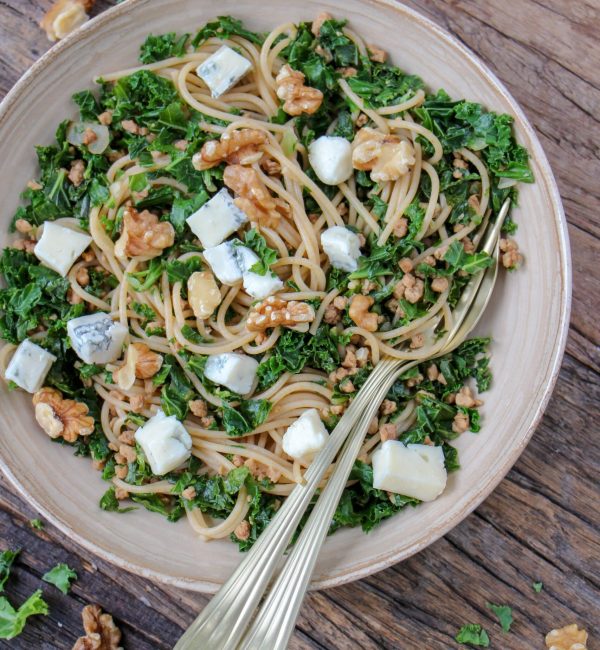 Makkelijke vegetarische recepten avondeten pasta boerenkool met gorgonzola en walnoten