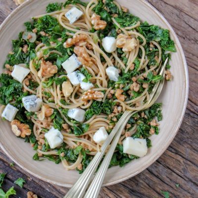 Makkelijke vegetarische recepten avondeten pasta boerenkool met gorgonzola en walnoten