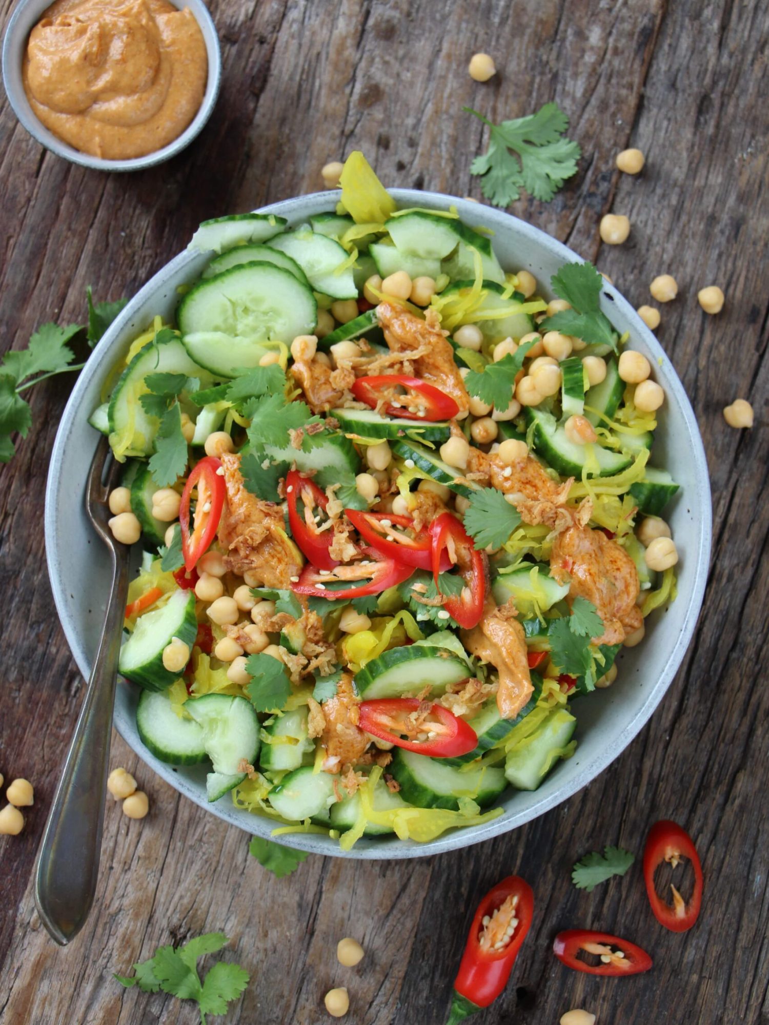 Makkelijke vegetarische salade recepten Atjar tjapoer kikkererwten salade met curry mayonaise