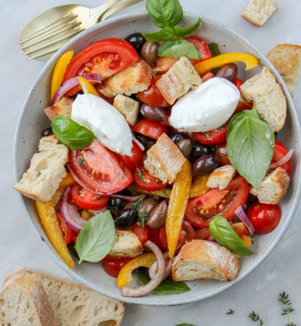 Makkelijke vegetarische salade recepten Italiaanse tomaten salade met burrata