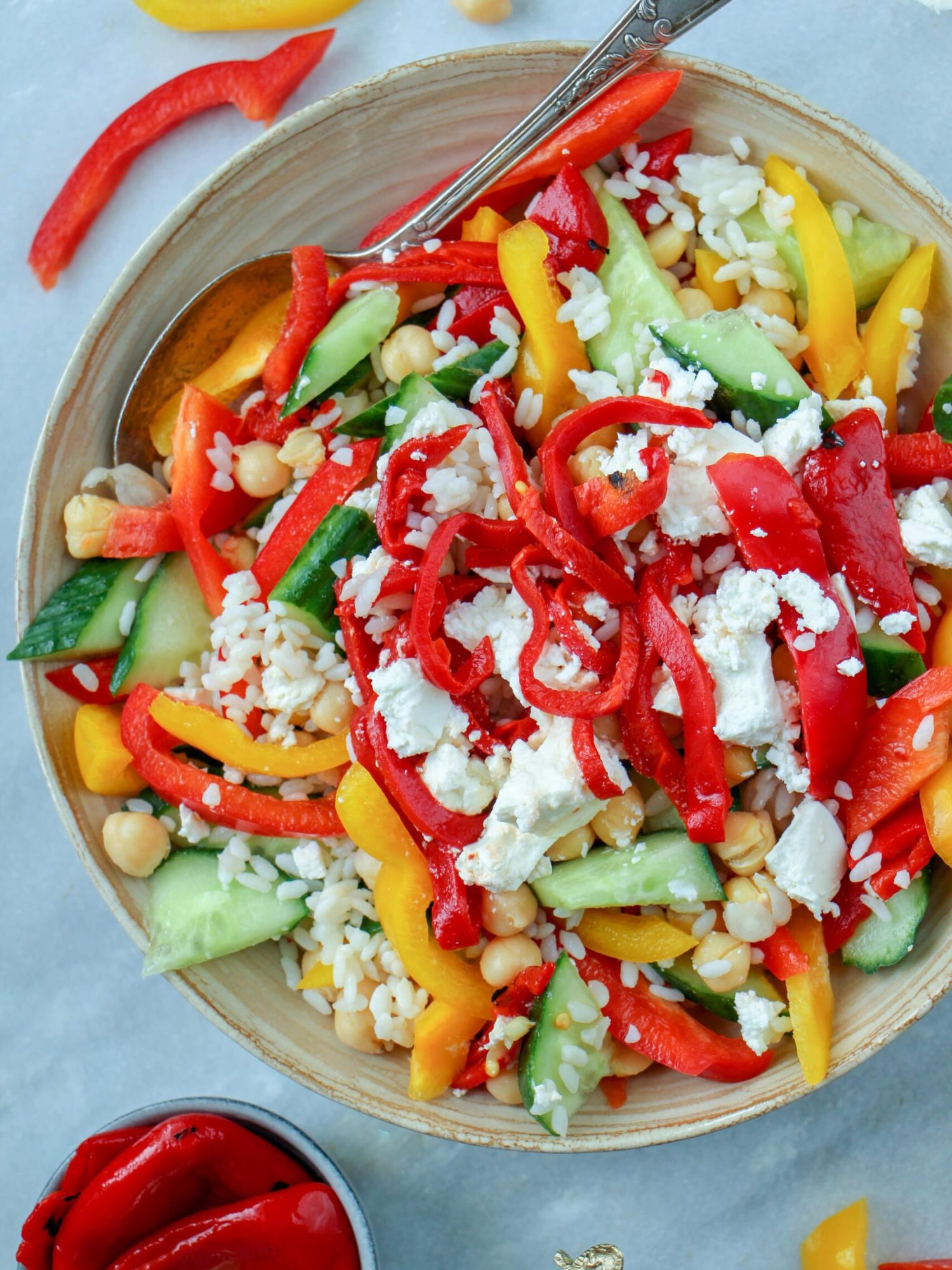 Makkelijke vegetarische salade recepten Rijstsalade met paprika en komkommer