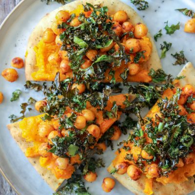 makkelijke vegetarische recepten Naanbrood met pompoen kikkererwten harissa en krokante boerenkool