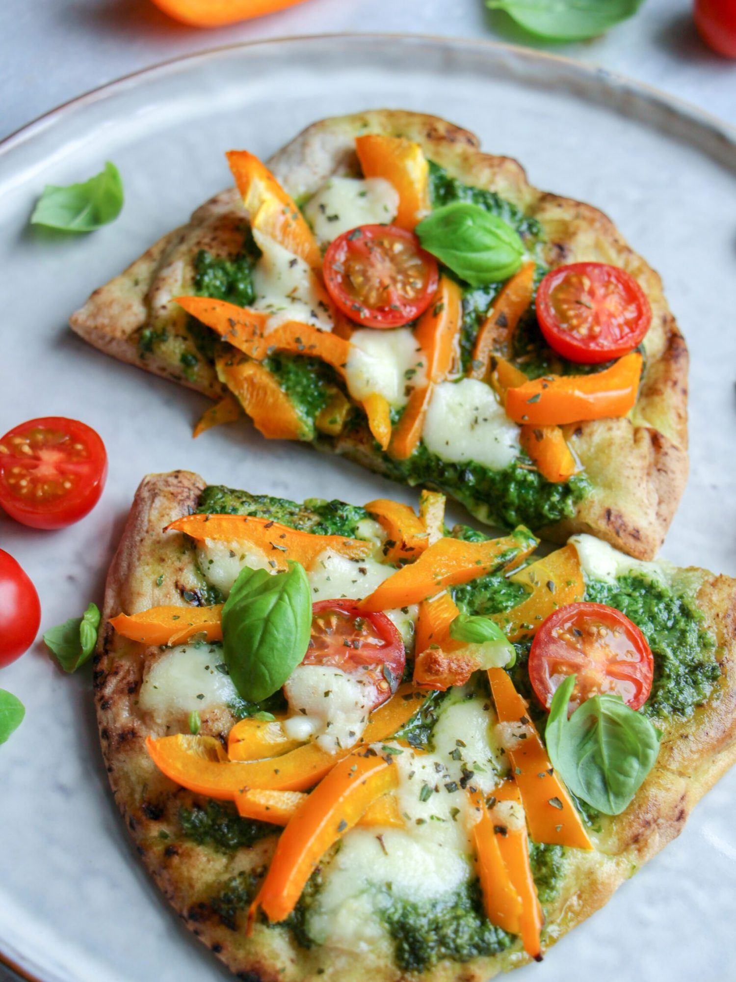 Naanpizza-met-pesto-en-paprika