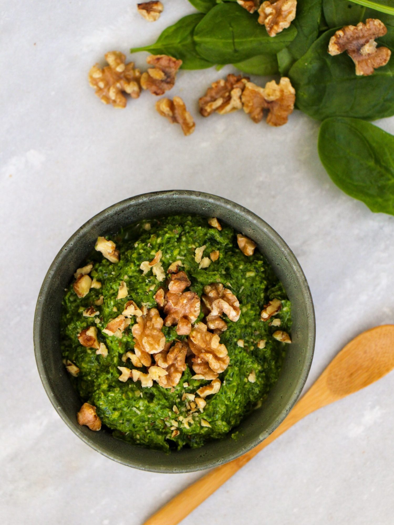 Pesto van spinazie en walnoten