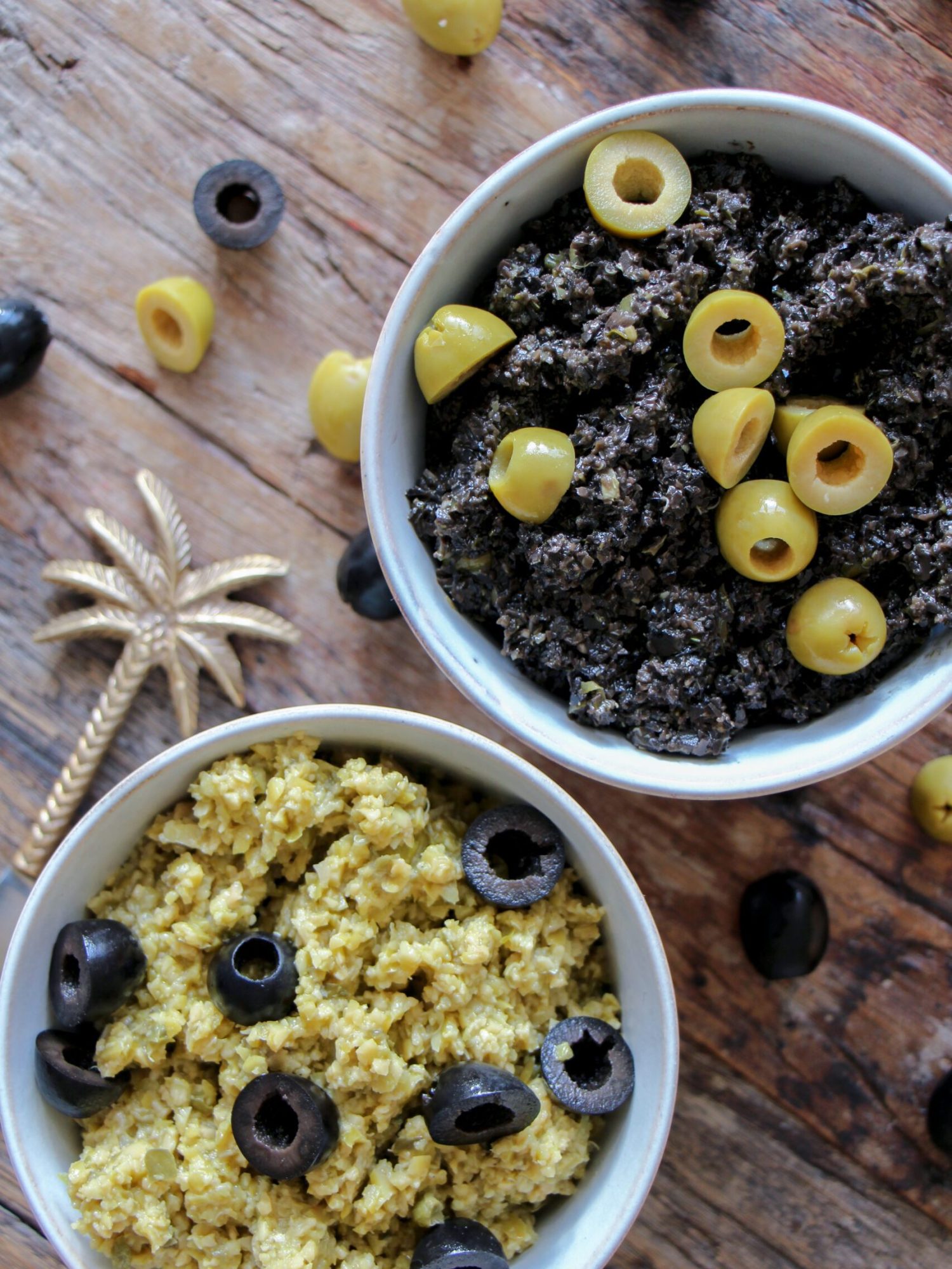 Vegan tapenade van groene of zwarte olijven