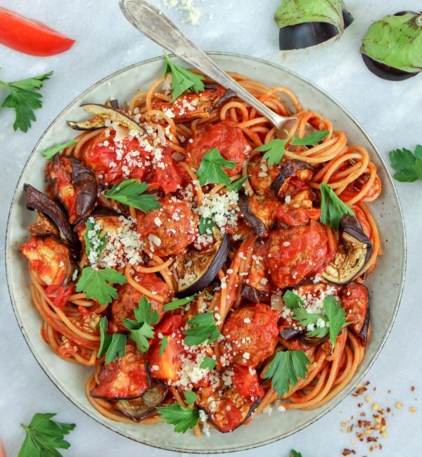 Vegetarische spaghetti bolognese met aubergine