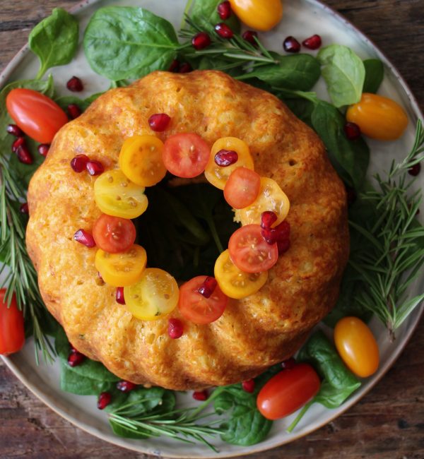Vegetarische kerstrecepten ei-tulband met tomaat en coutgette